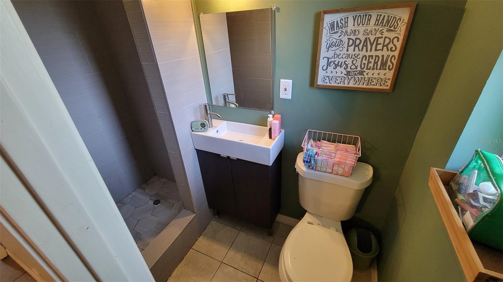 8013 N OLA AVE, TAMPA, FL, 33604