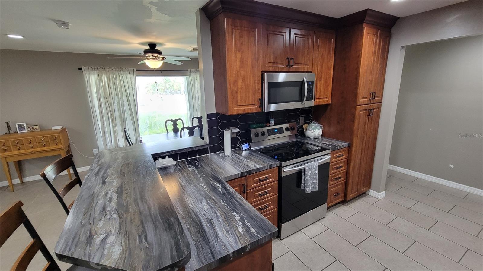 8013 N OLA AVE, TAMPA, FL, 33604