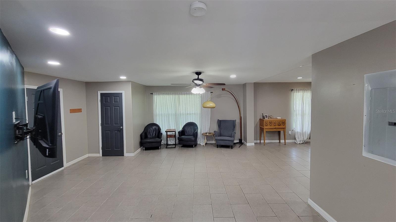 8013 N OLA AVE, TAMPA, FL, 33604