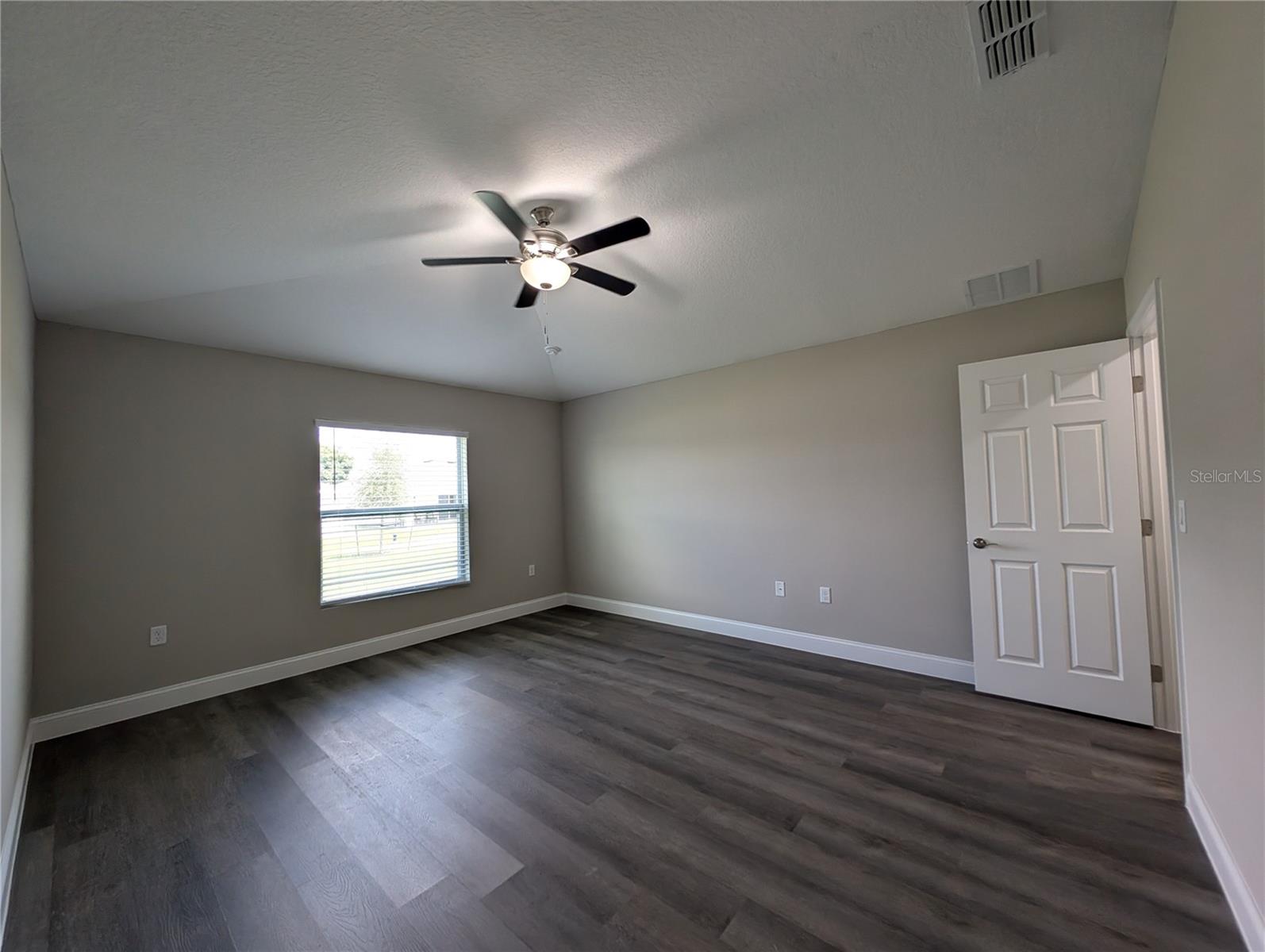 155 KROLL LN, LADY LAKE, FL, 32159