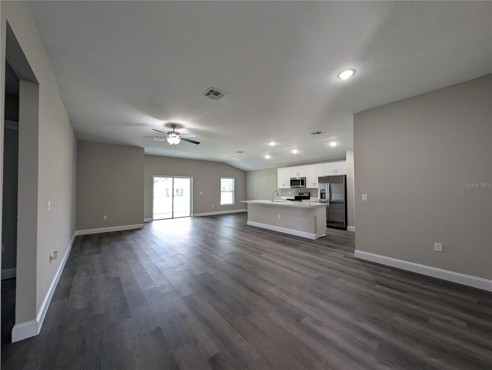 155 KROLL LN, LADY LAKE, FL, 32159