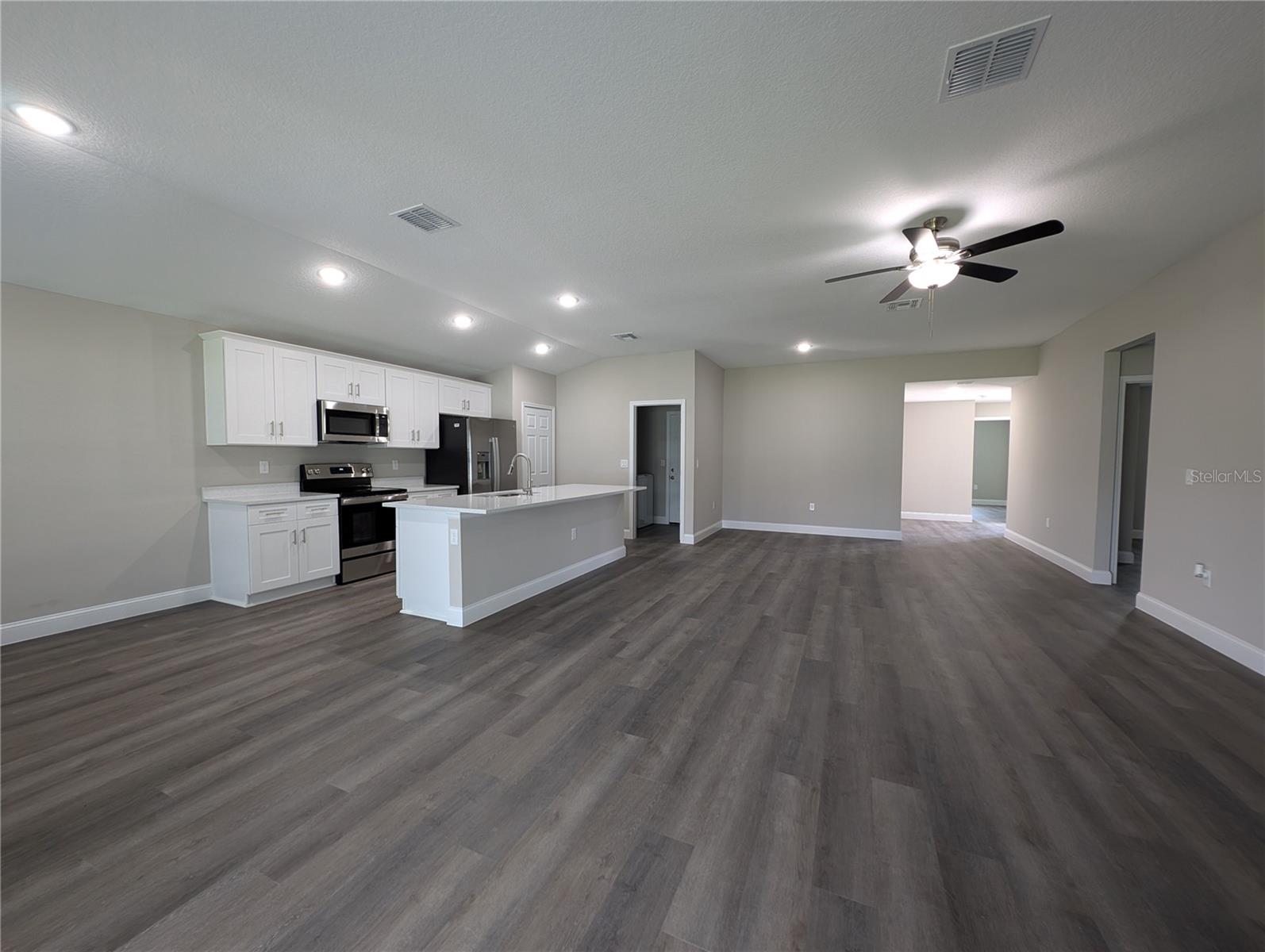 155 KROLL LN, LADY LAKE, FL, 32159