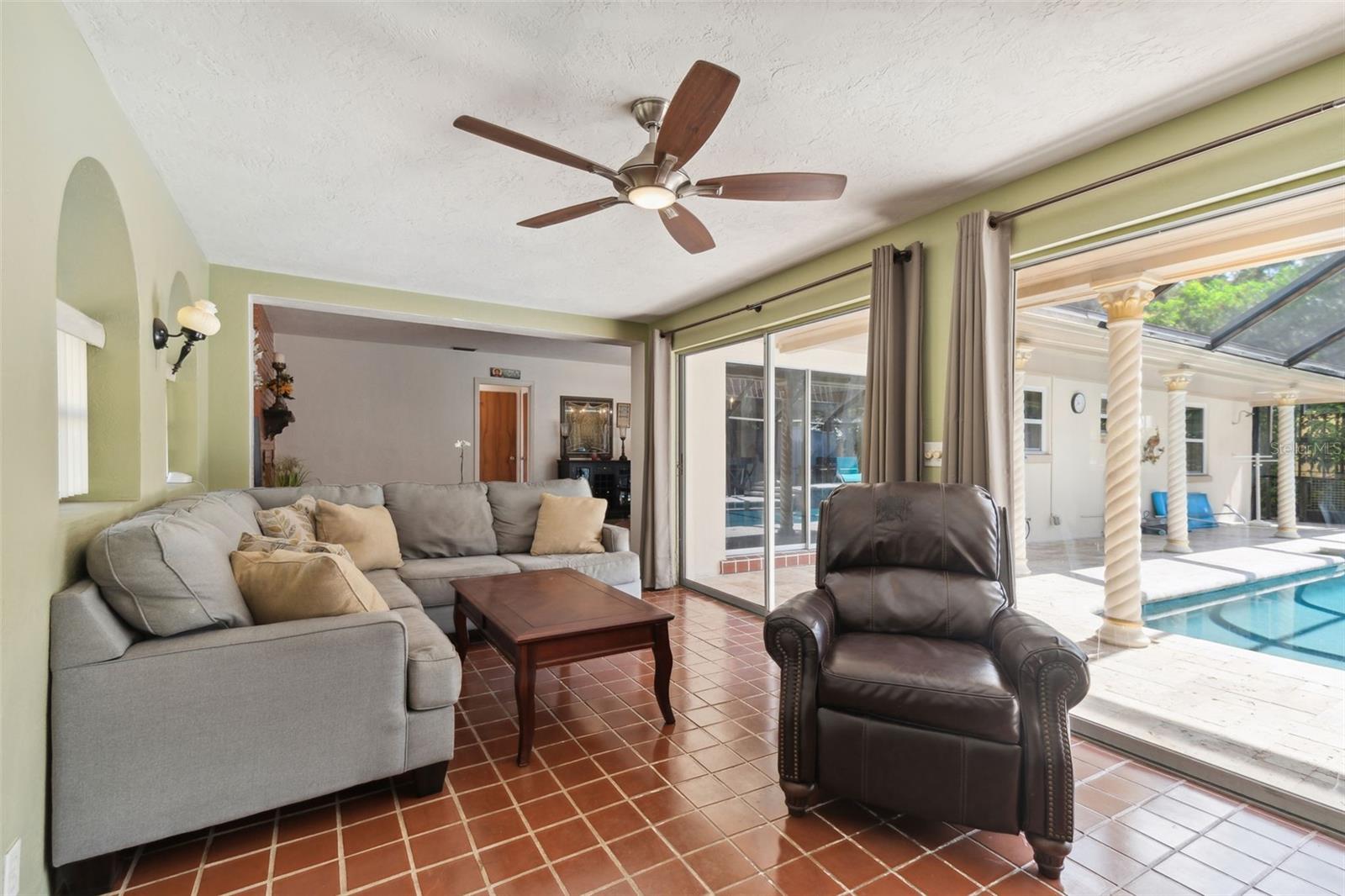 7320 BURLINGTON AVE N, ST PETERSBURG, FL, 33710
