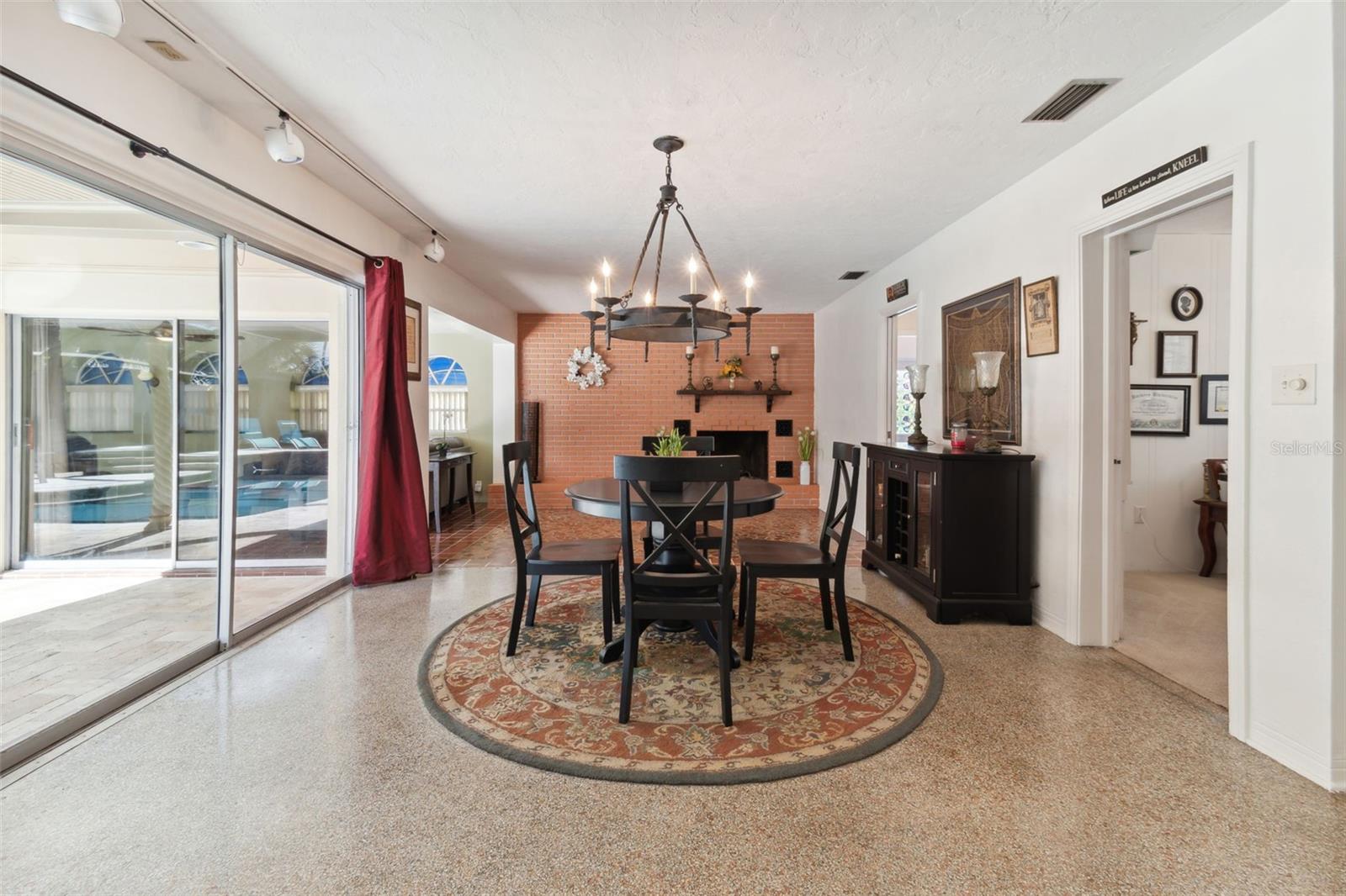 7320 BURLINGTON AVE N, ST PETERSBURG, FL, 33710