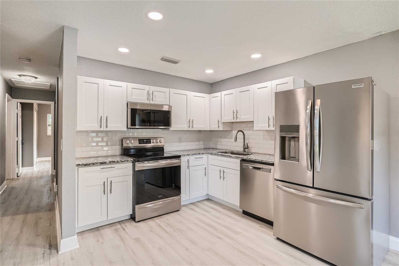 4420 W VARN AVE, TAMPA, FL, 33616