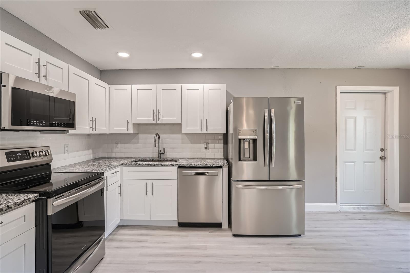 4420 W VARN AVE, TAMPA, FL, 33616
