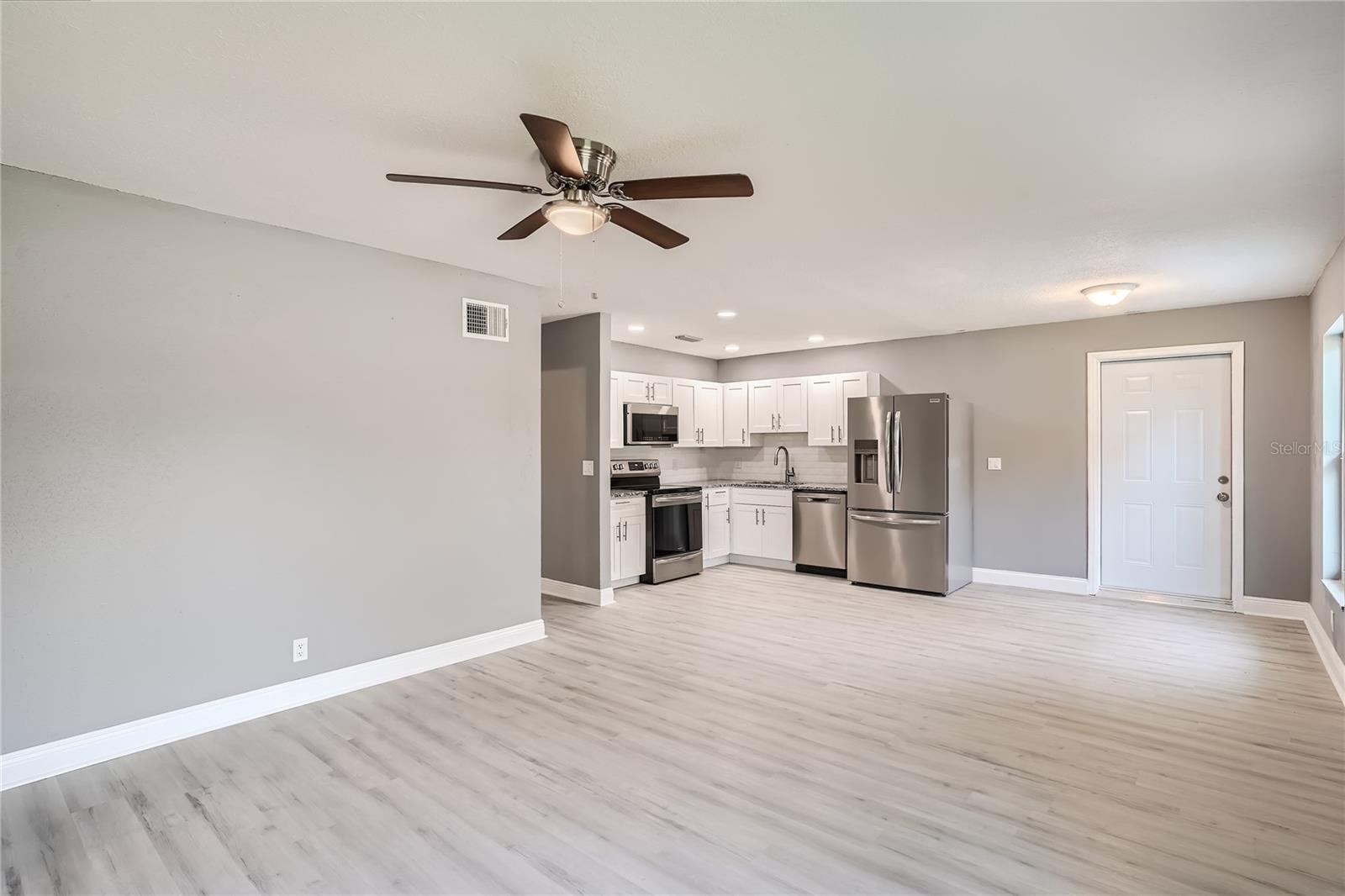 4420 W VARN AVE, TAMPA, FL, 33616