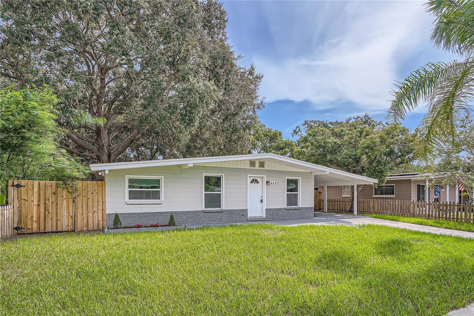 4420 W VARN AVE, TAMPA, FL, 33616