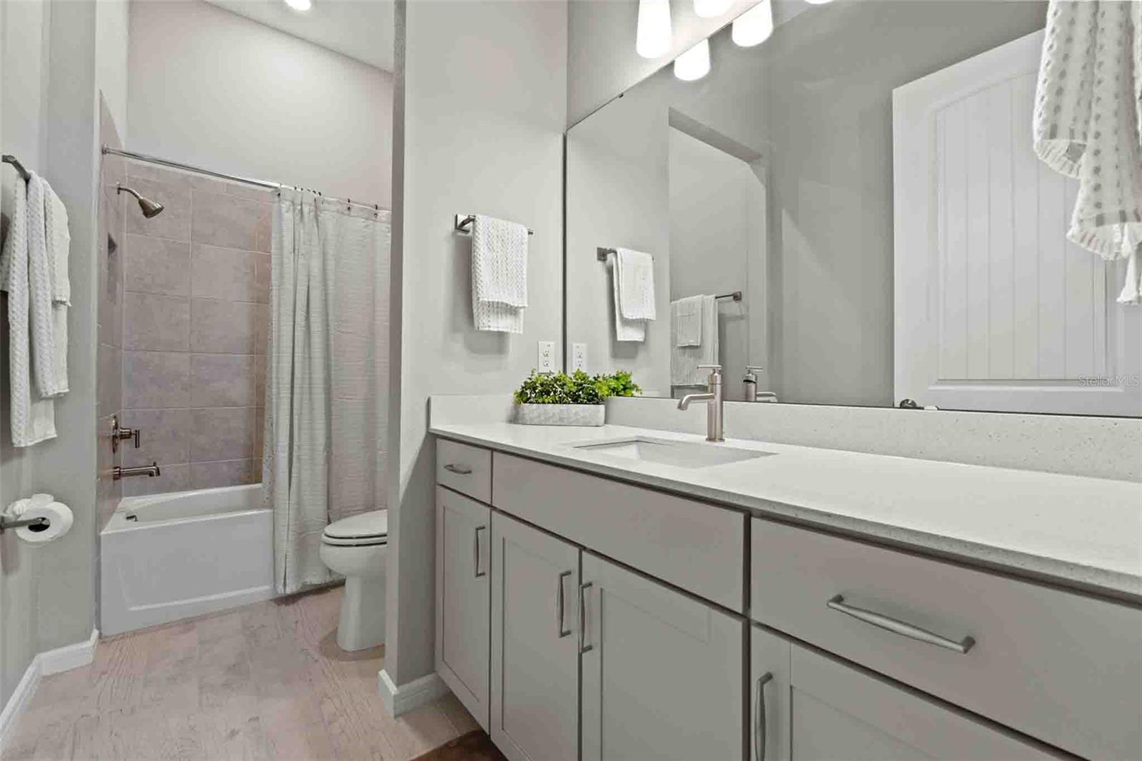 8514 COASTAL PALMS GLN, PARRISH, FL, 34219
