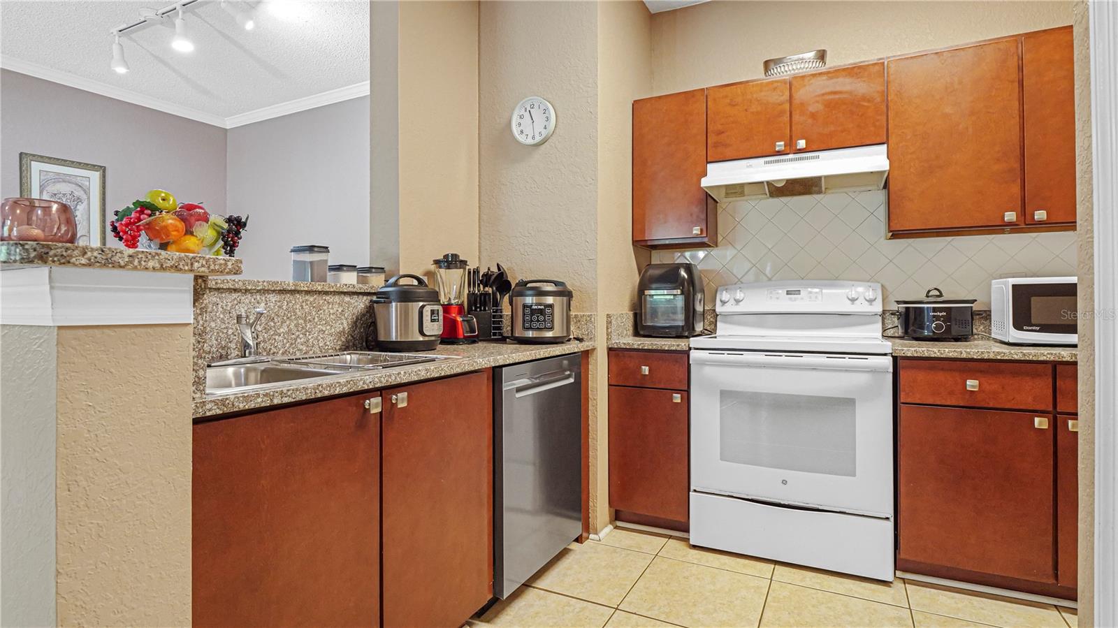 18001 RICHMOND PLACE DR #1122, TAMPA, FL, 33647