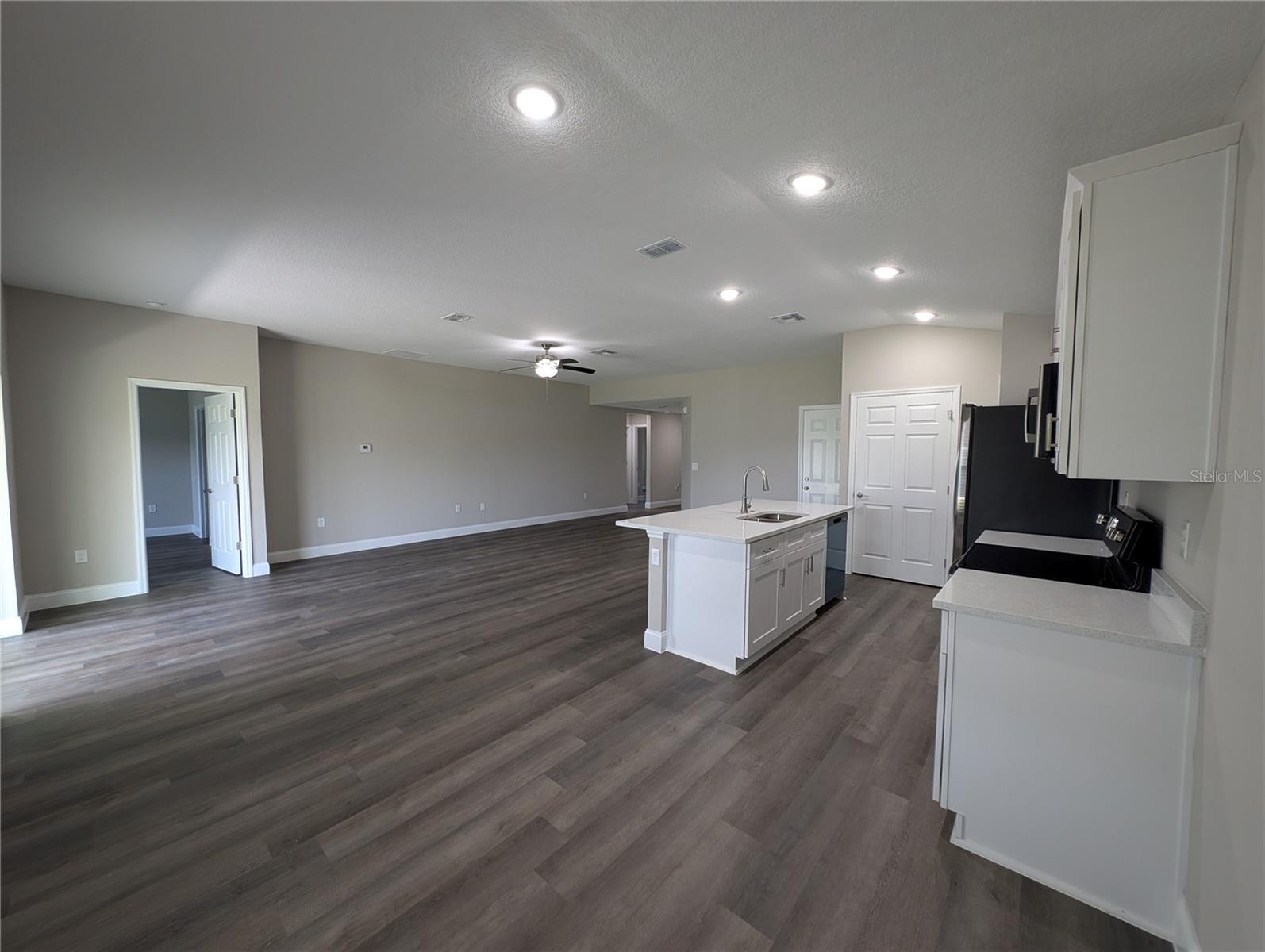 174 KROLL LN, LADY LAKE, FL, 32159
