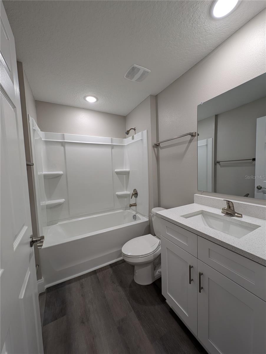 183 HOLSTON LN, LADY LAKE, FL, 32159