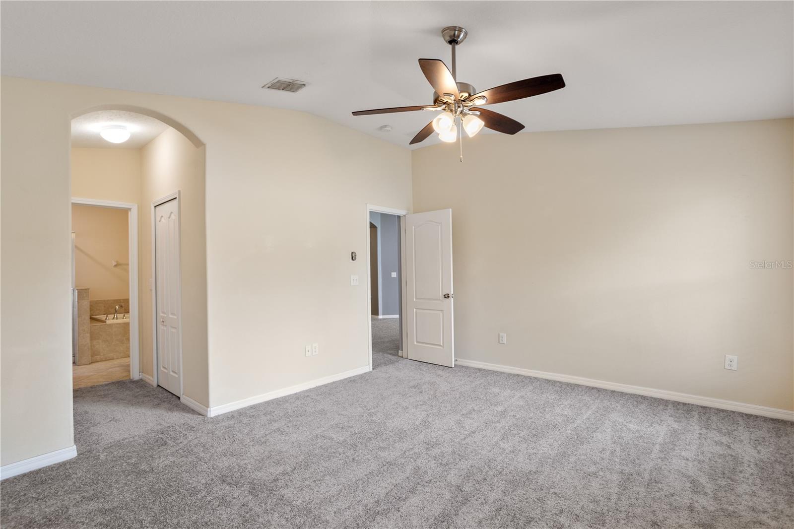 932 MEADOW GLADE DR, RUSKIN, FL, 33570