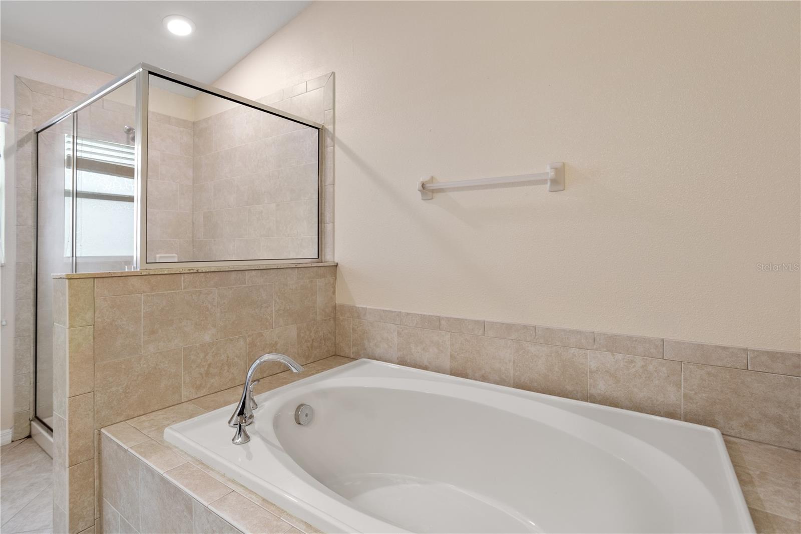 932 MEADOW GLADE DR, RUSKIN, FL, 33570