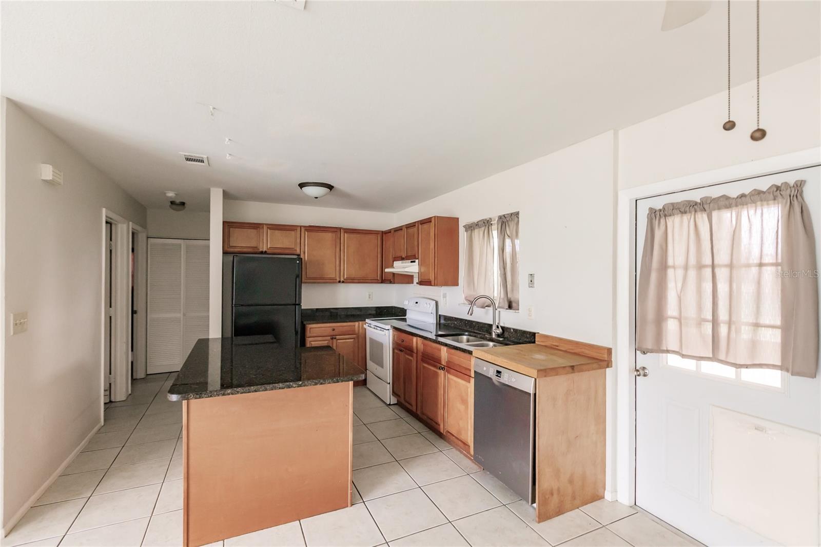 600 BEECHE TER NW, PORT CHARLOTTE, FL, 33948