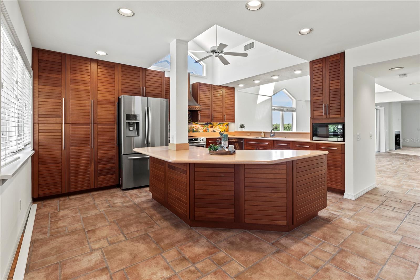 13 TIDY ISLAND BLVD #13, BRADENTON, FL, 34210