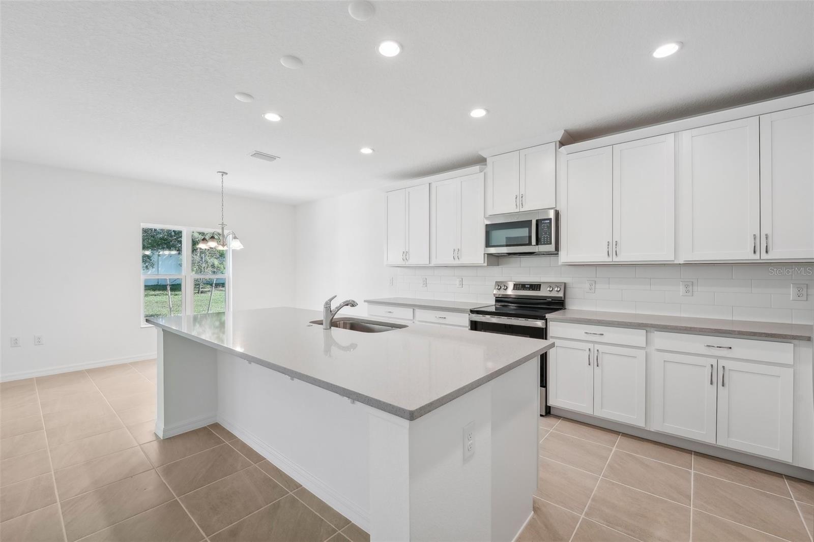 452 SHADOW GORGE WAY, EUSTIS, FL, 32736