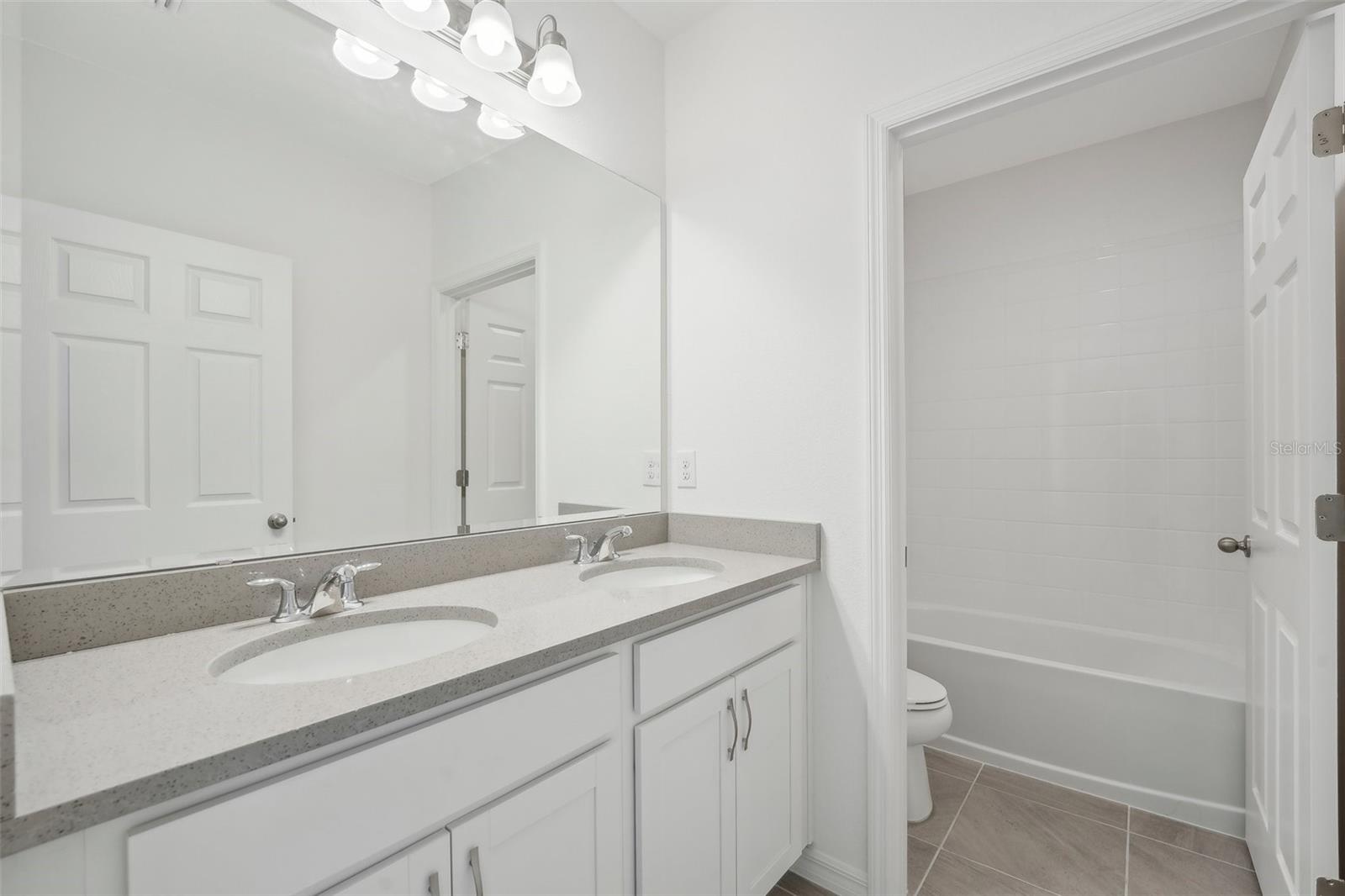 452 SHADOW GORGE WAY, EUSTIS, FL, 32736