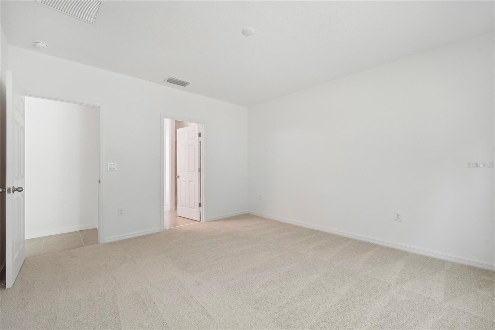 452 SHADOW GORGE WAY, EUSTIS, FL, 32736
