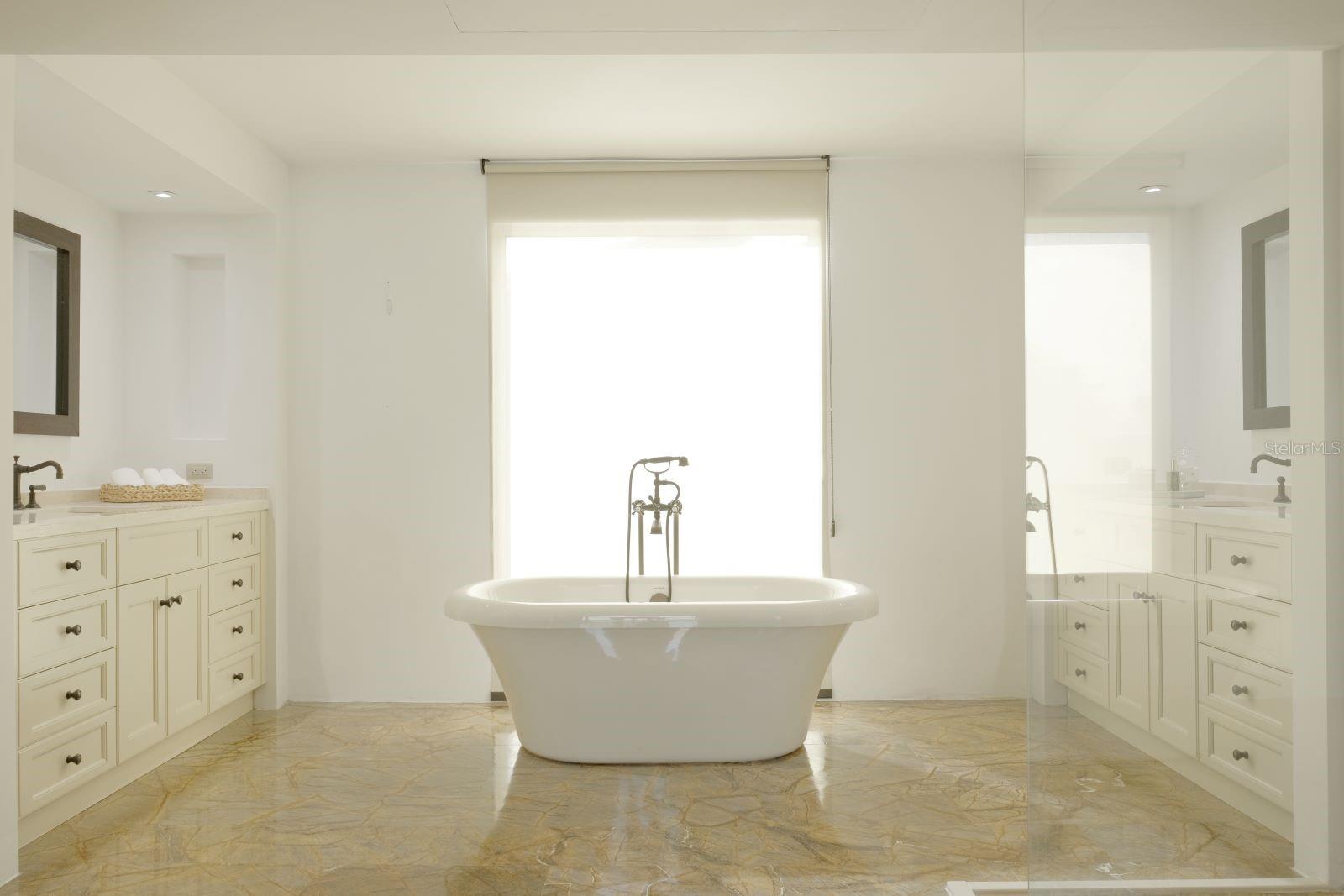 PR9108298 Property Photo