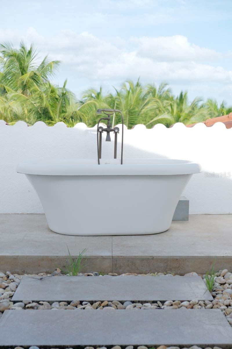 PR9108298 Property Photo