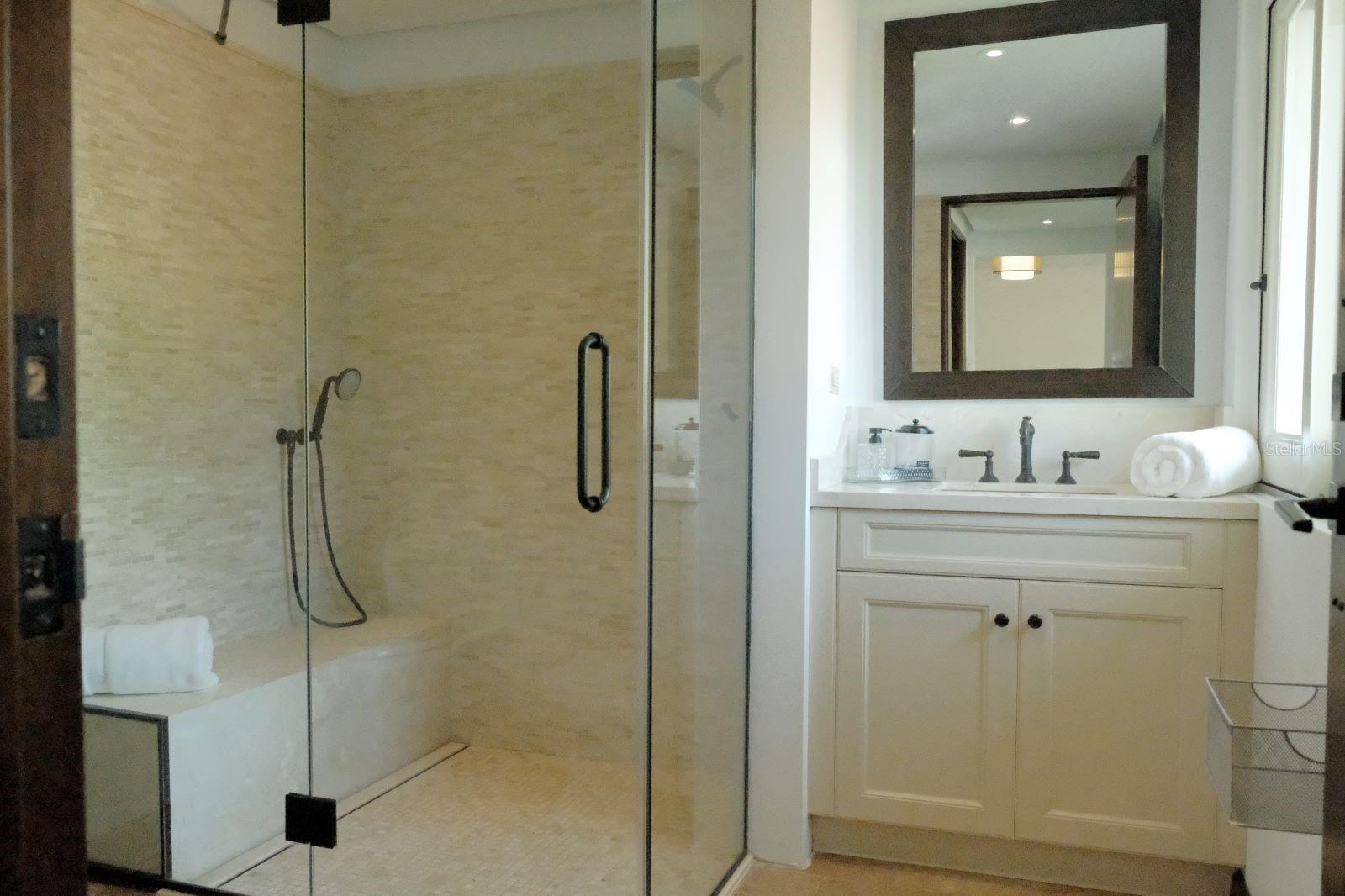 PR9108298 Property Photo