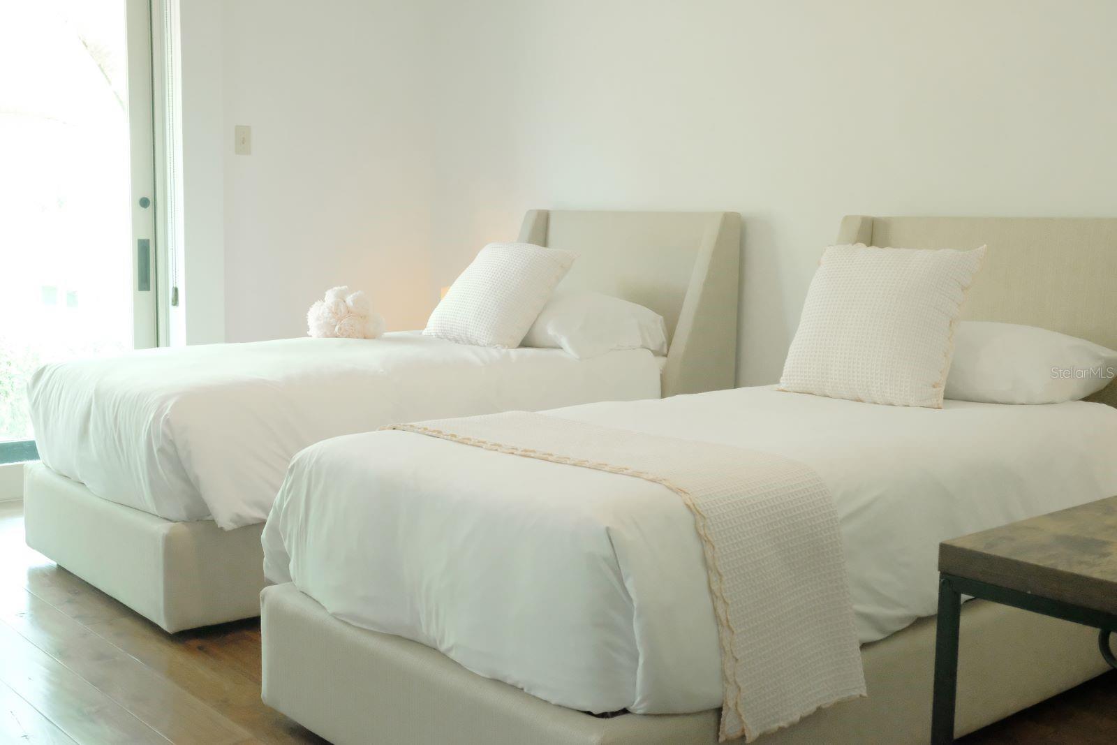 PR9108298 Property Photo