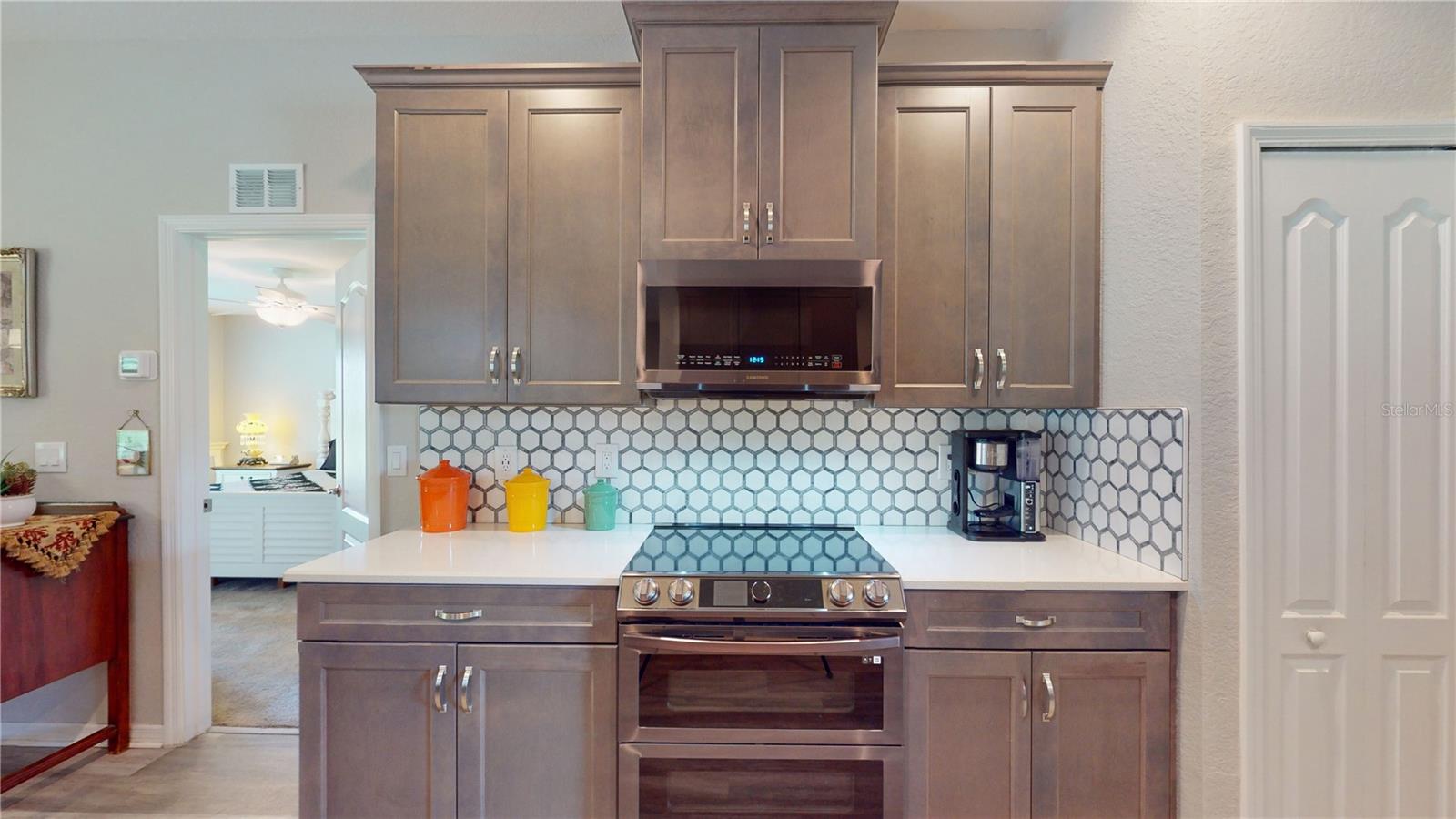 1067 SNIVELY CIR, LAKE HAMILTON, FL, 33851