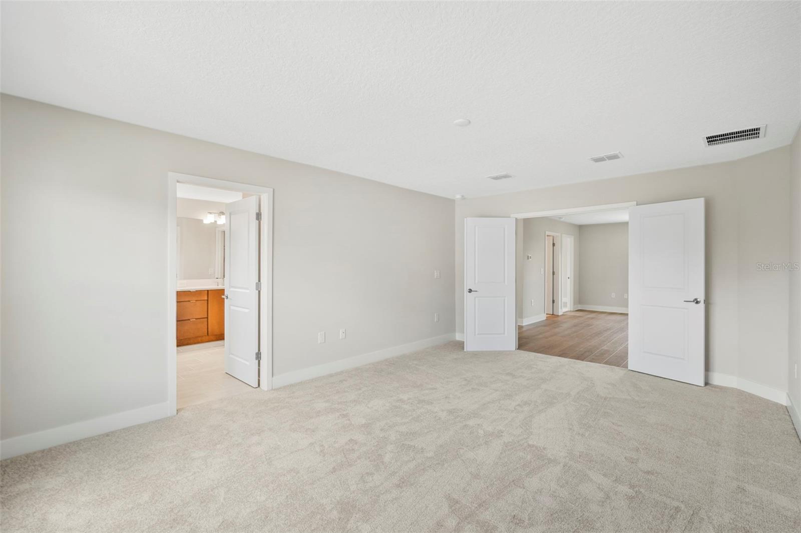 210 E JANETTE AVE, TAMPA, FL, 33603