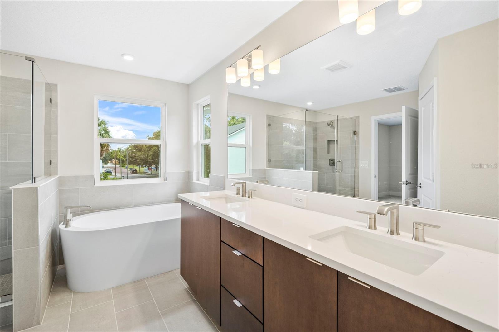 210 E JANETTE AVE, TAMPA, FL, 33603