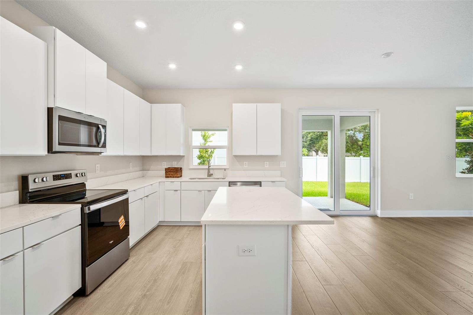 210 E JANETTE AVE, TAMPA, FL, 33603