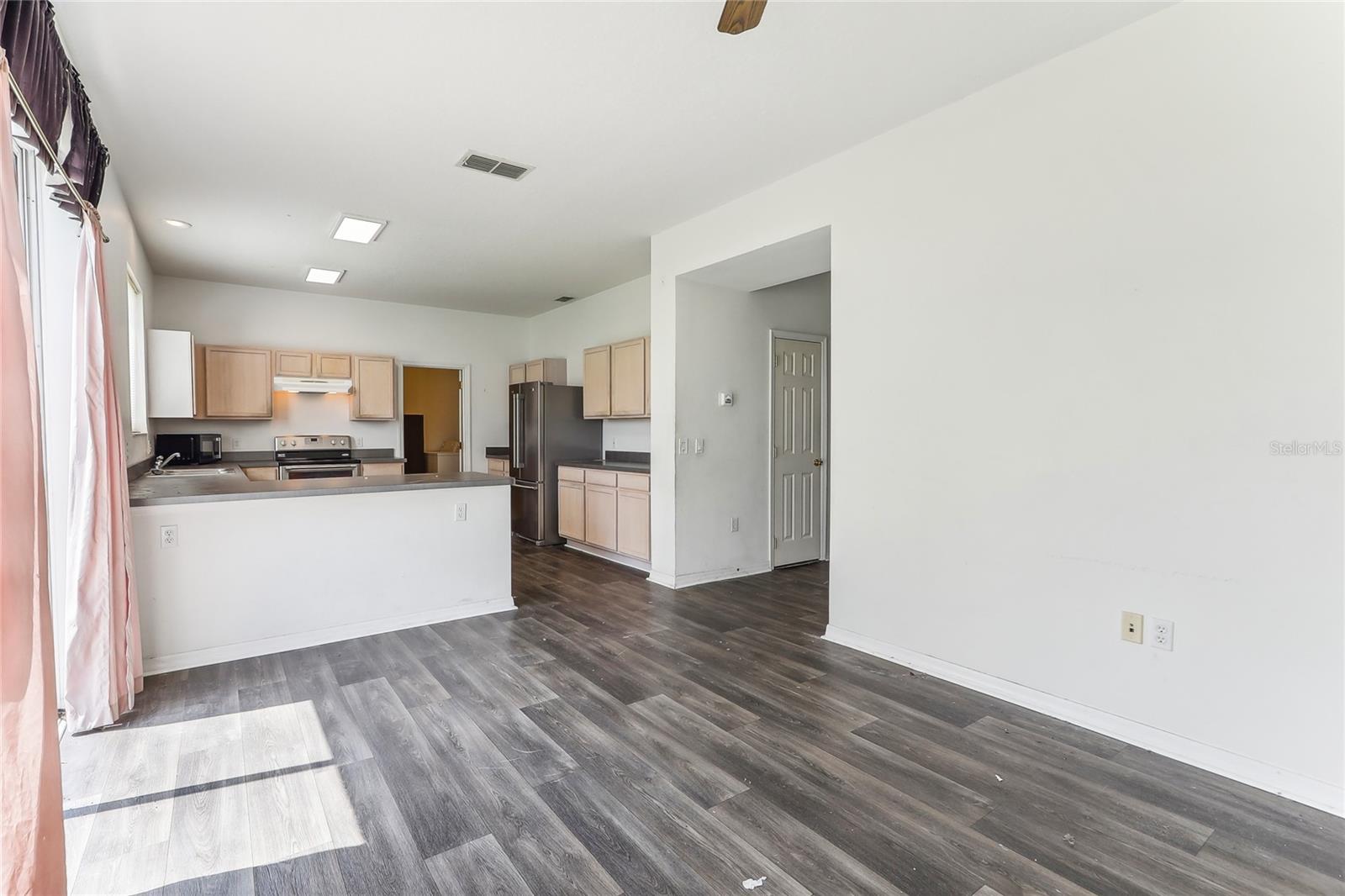 2548 LYNDSCAPE ST, ORLANDO, FL, 32833