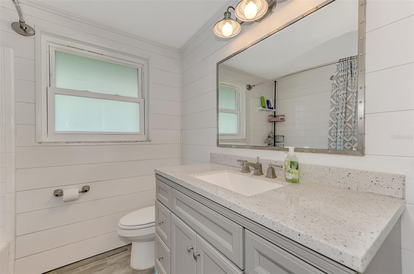 2900 SIESTA DR, VENICE, FL, 34293