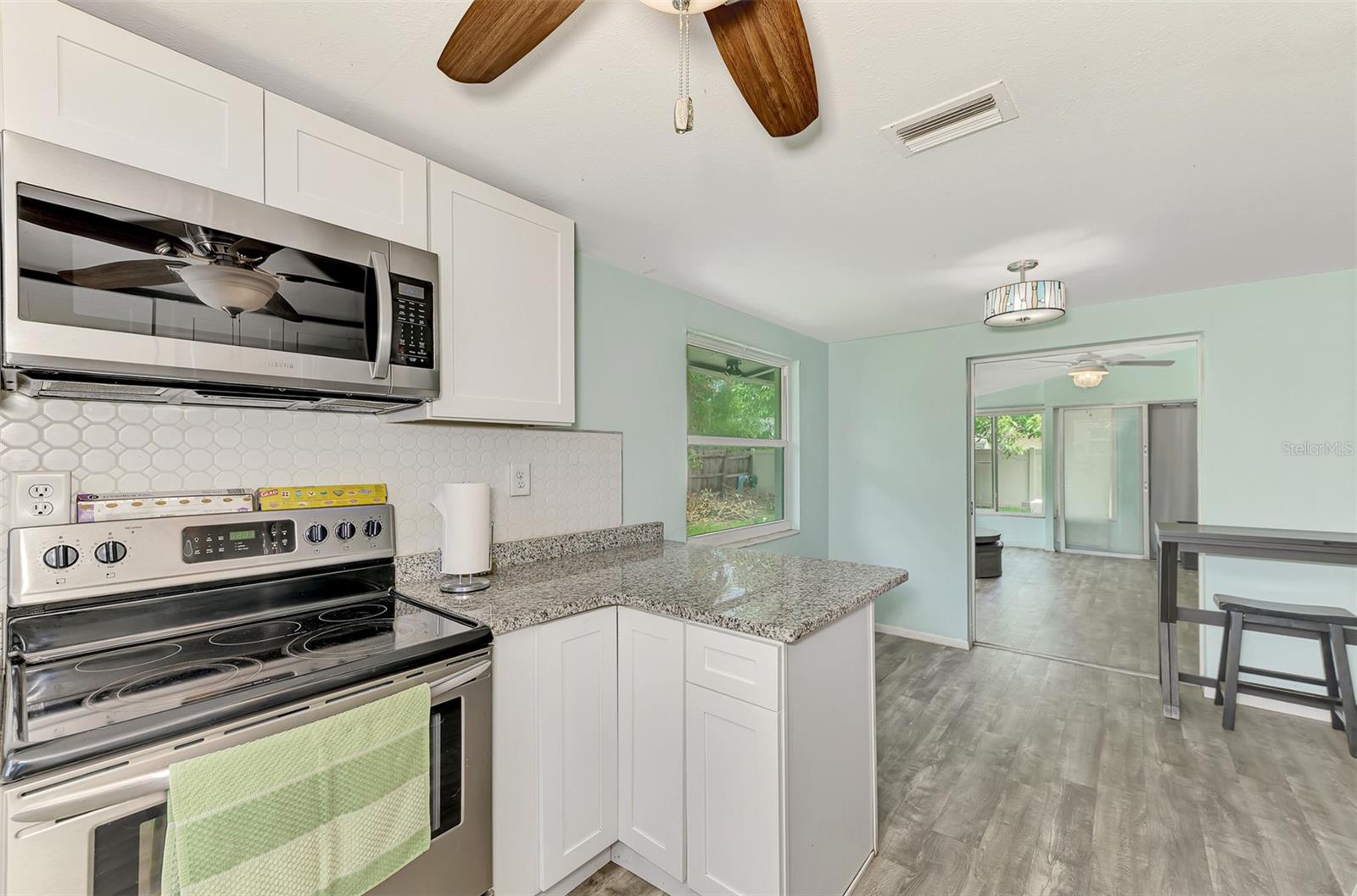 2900 SIESTA DR, VENICE, FL, 34293