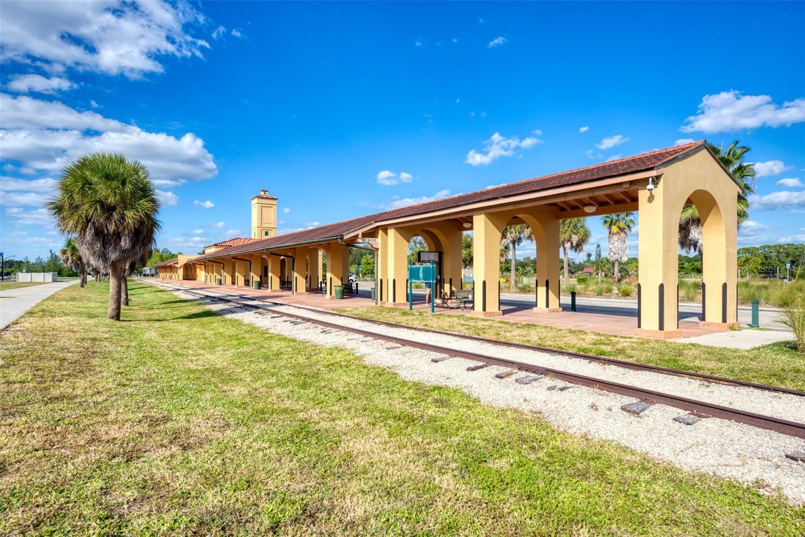 2900 SIESTA DR, VENICE, FL, 34293