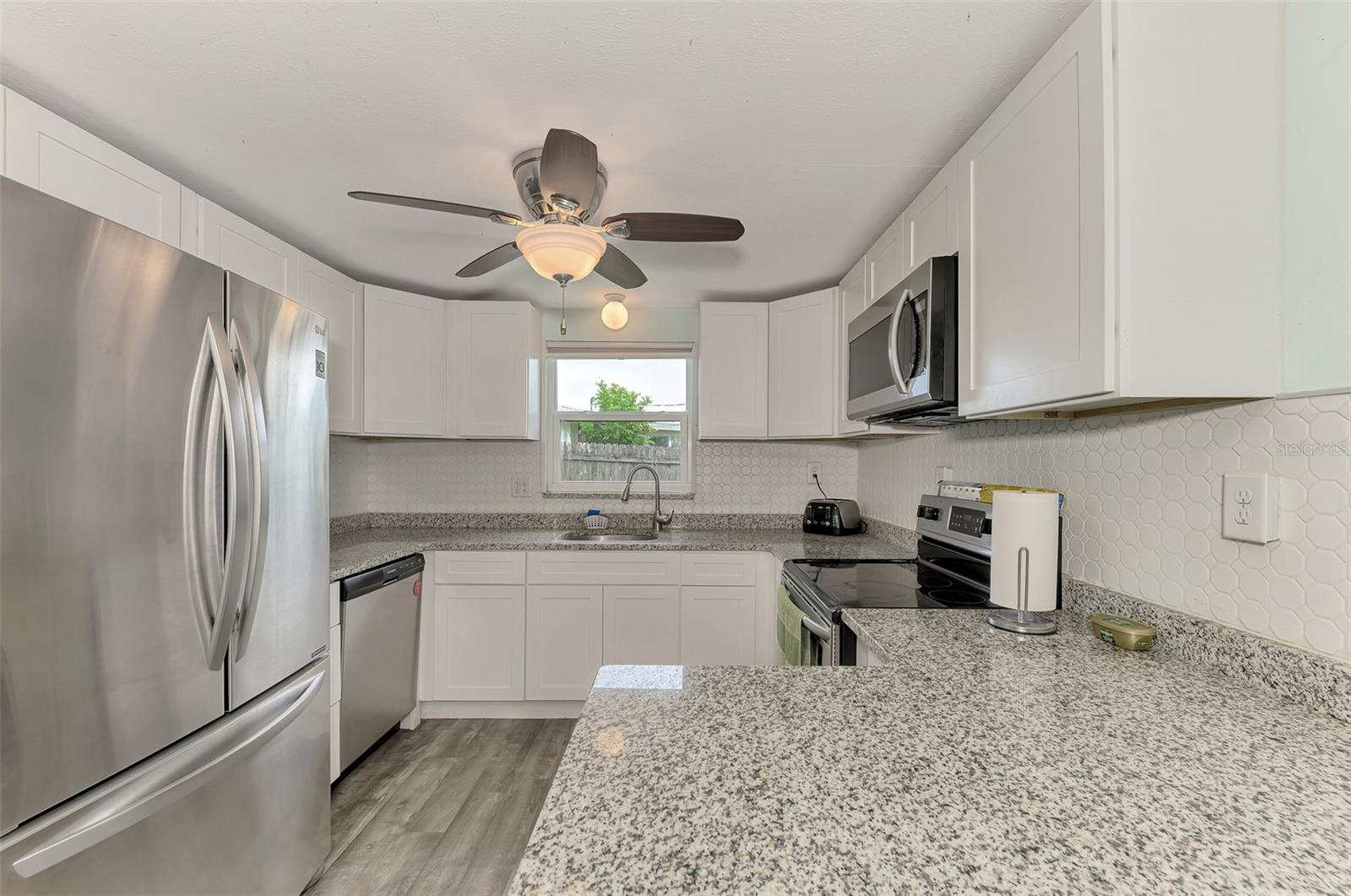2900 SIESTA DR, VENICE, FL, 34293
