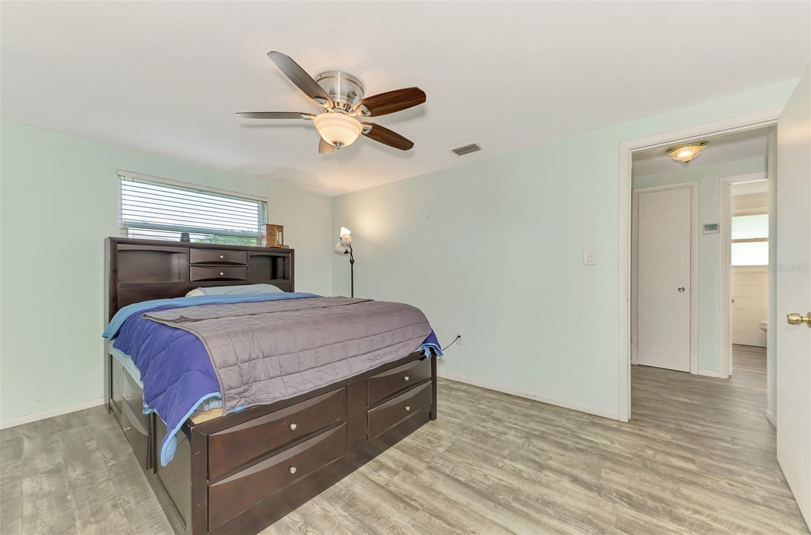 2900 SIESTA DR, VENICE, FL, 34293