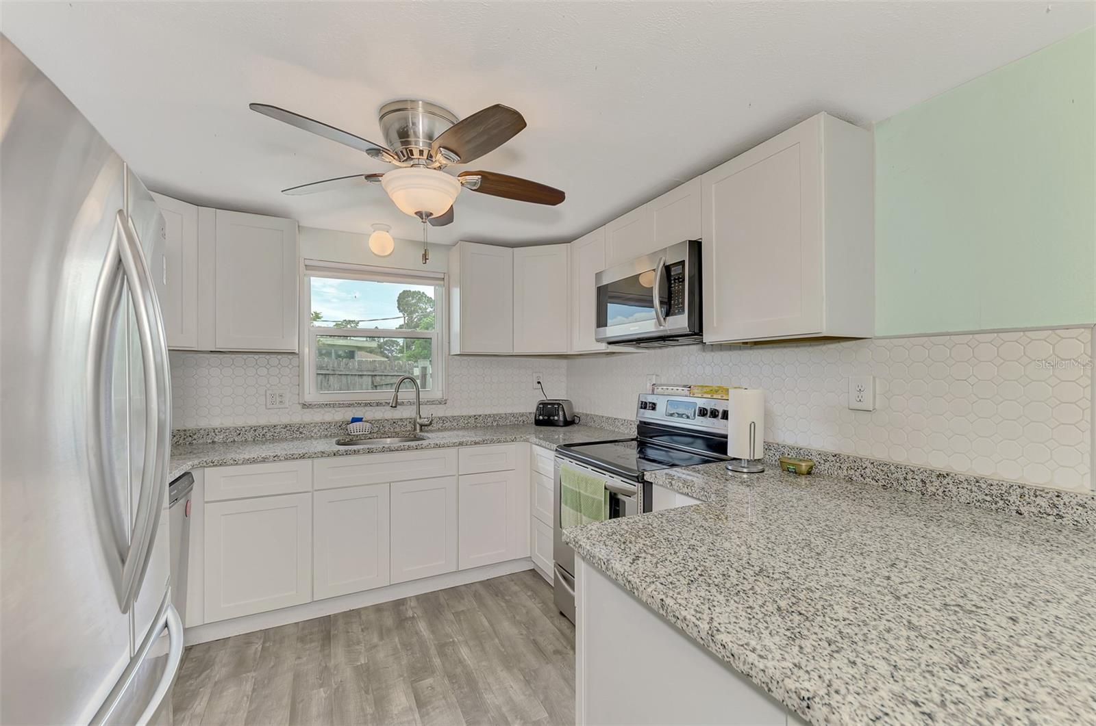 2900 SIESTA DR, VENICE, FL, 34293