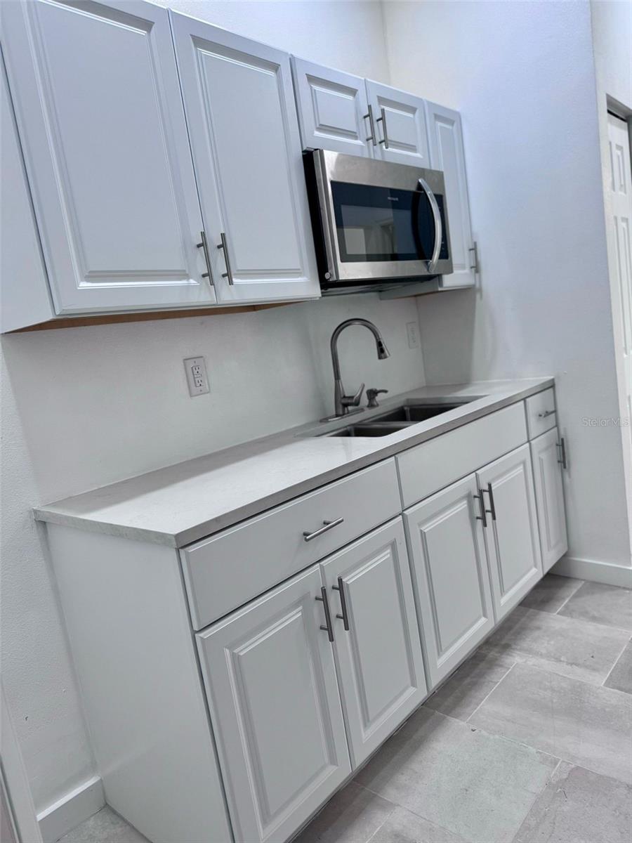 8920 N NEWPORT AVE, TAMPA, FL, 33604