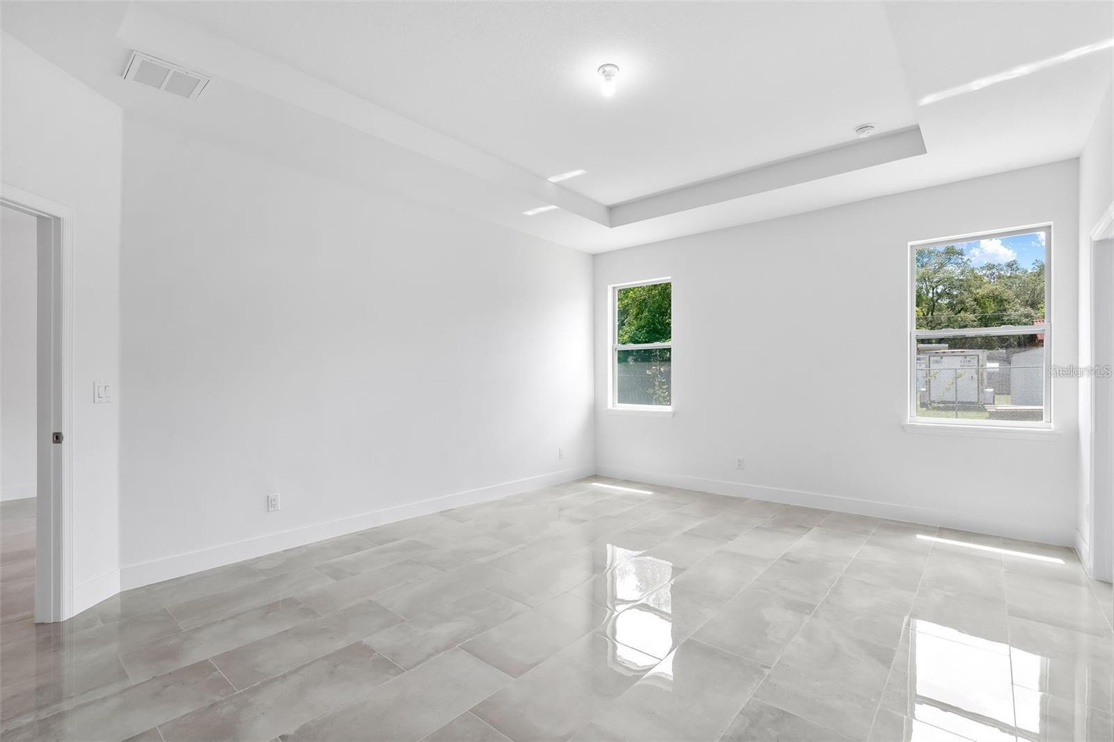 8920 N NEWPORT AVE, TAMPA, FL, 33604