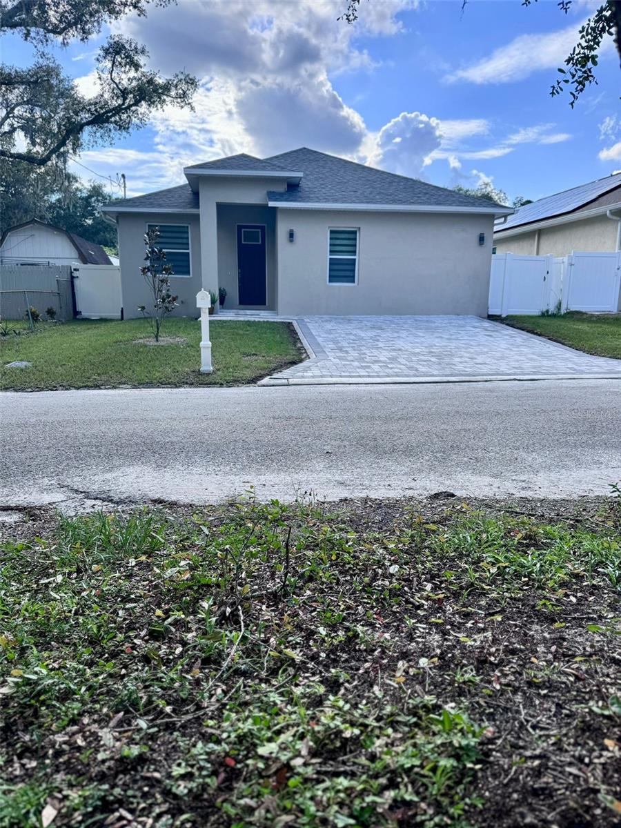 8920 N NEWPORT AVE, TAMPA, FL, 33604