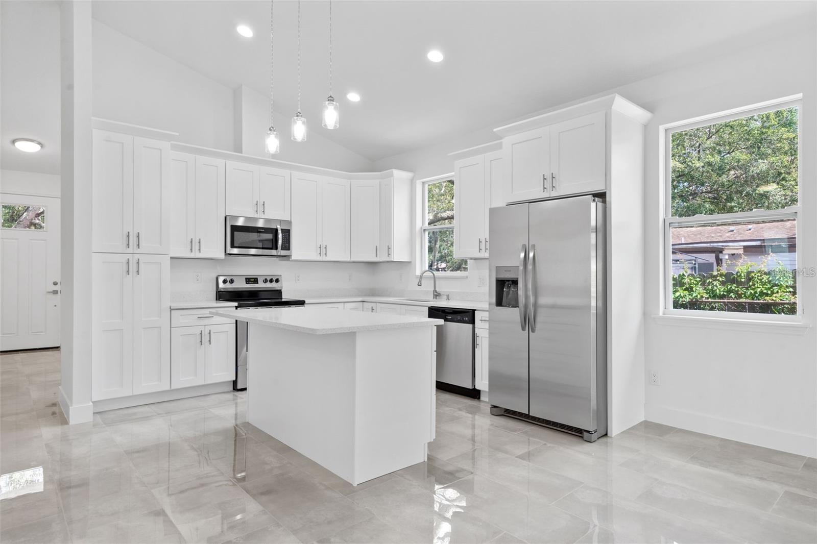 8920 N NEWPORT AVE, TAMPA, FL, 33604