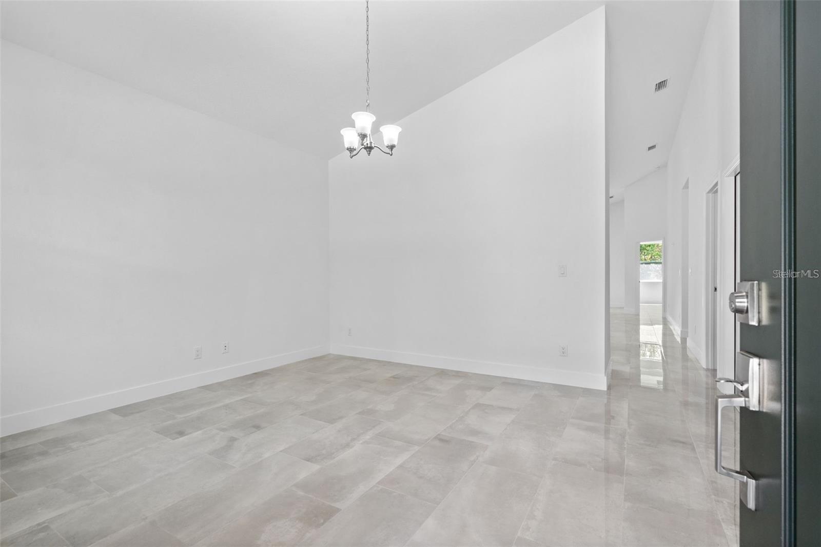 8920 N NEWPORT AVE, TAMPA, FL, 33604