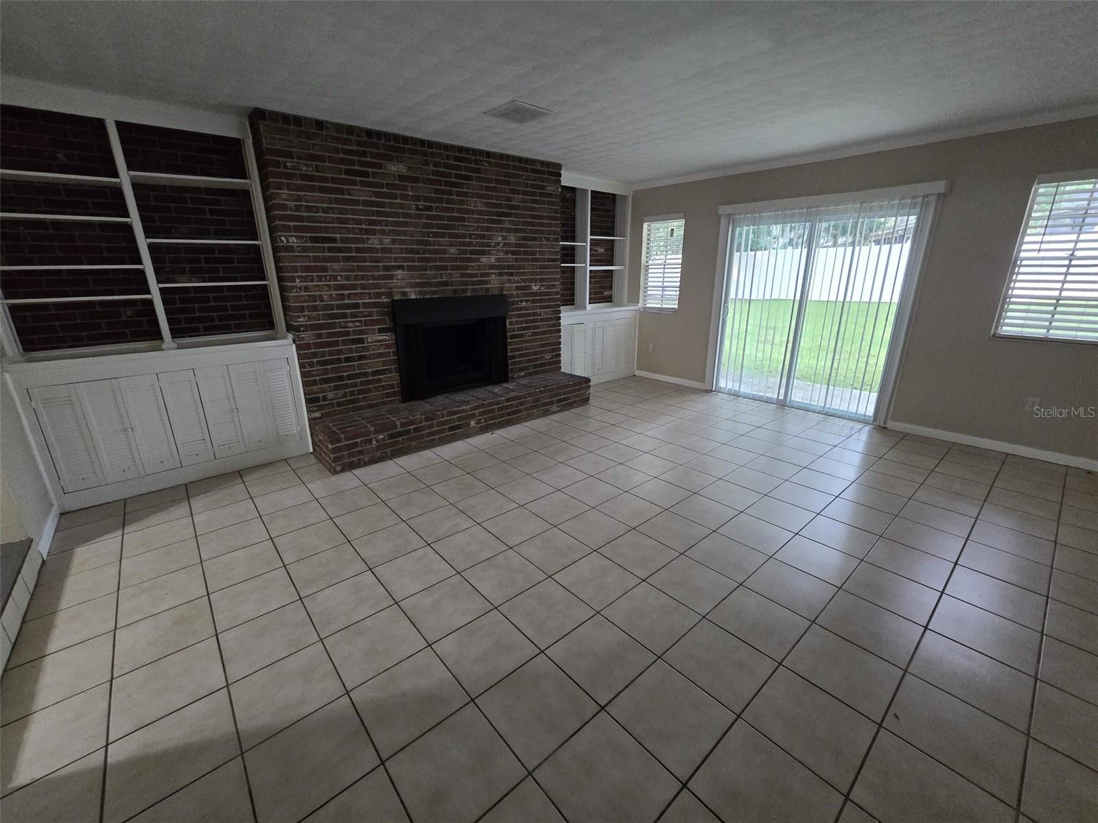 1011 GUNSTON ST, LEESBURG, FL, 34748