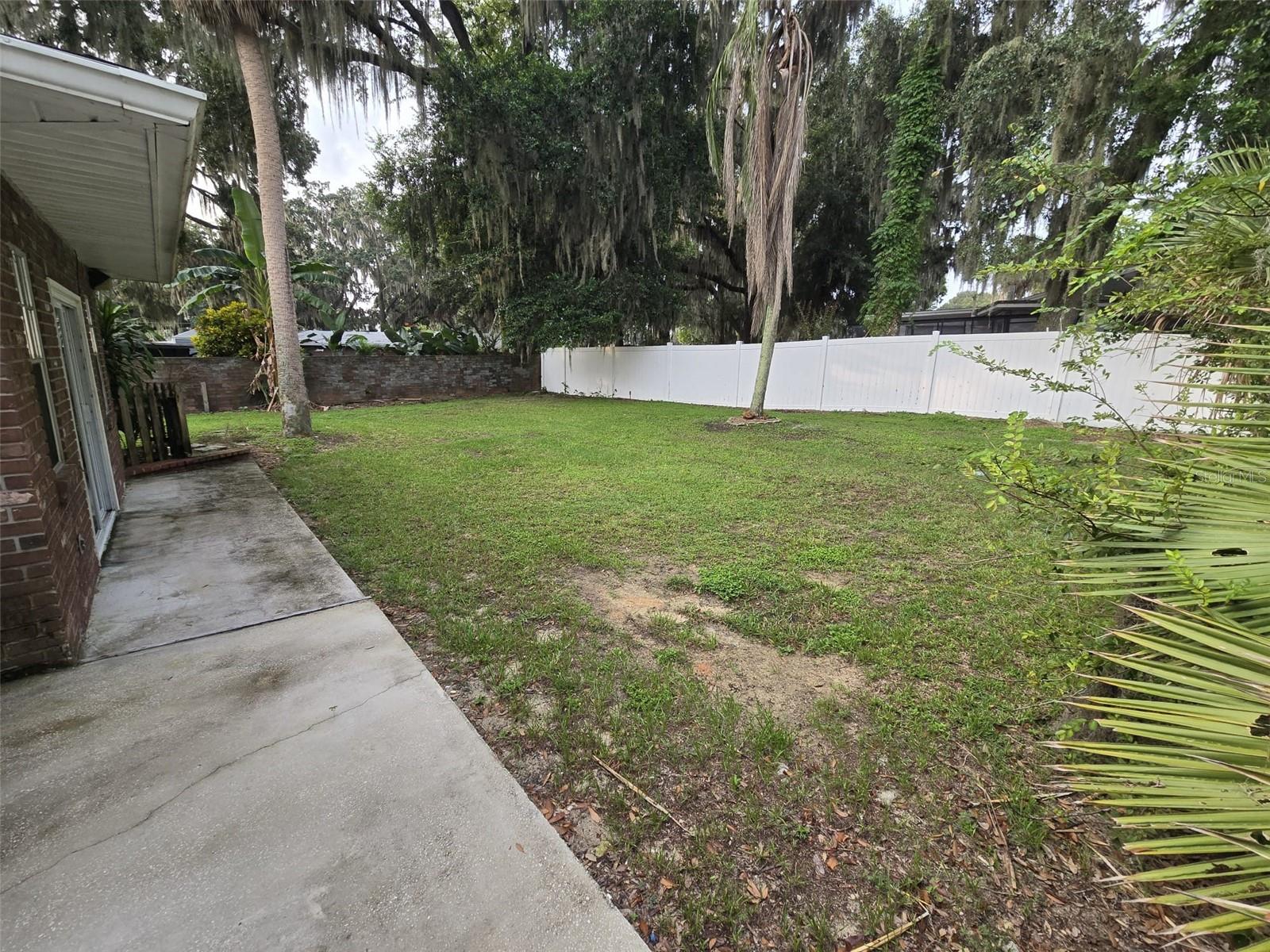 1011 GUNSTON ST, LEESBURG, FL, 34748