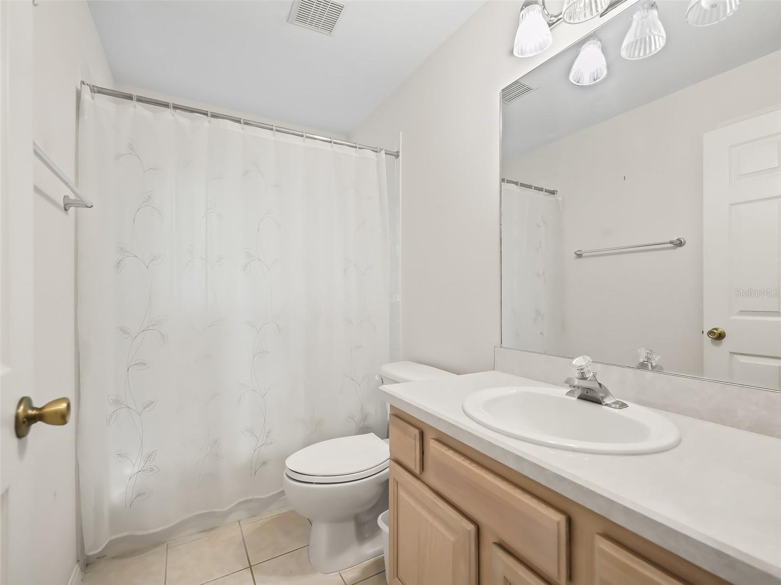 2541 LAKE GRIFFIN RD, LADY LAKE, FL, 32159