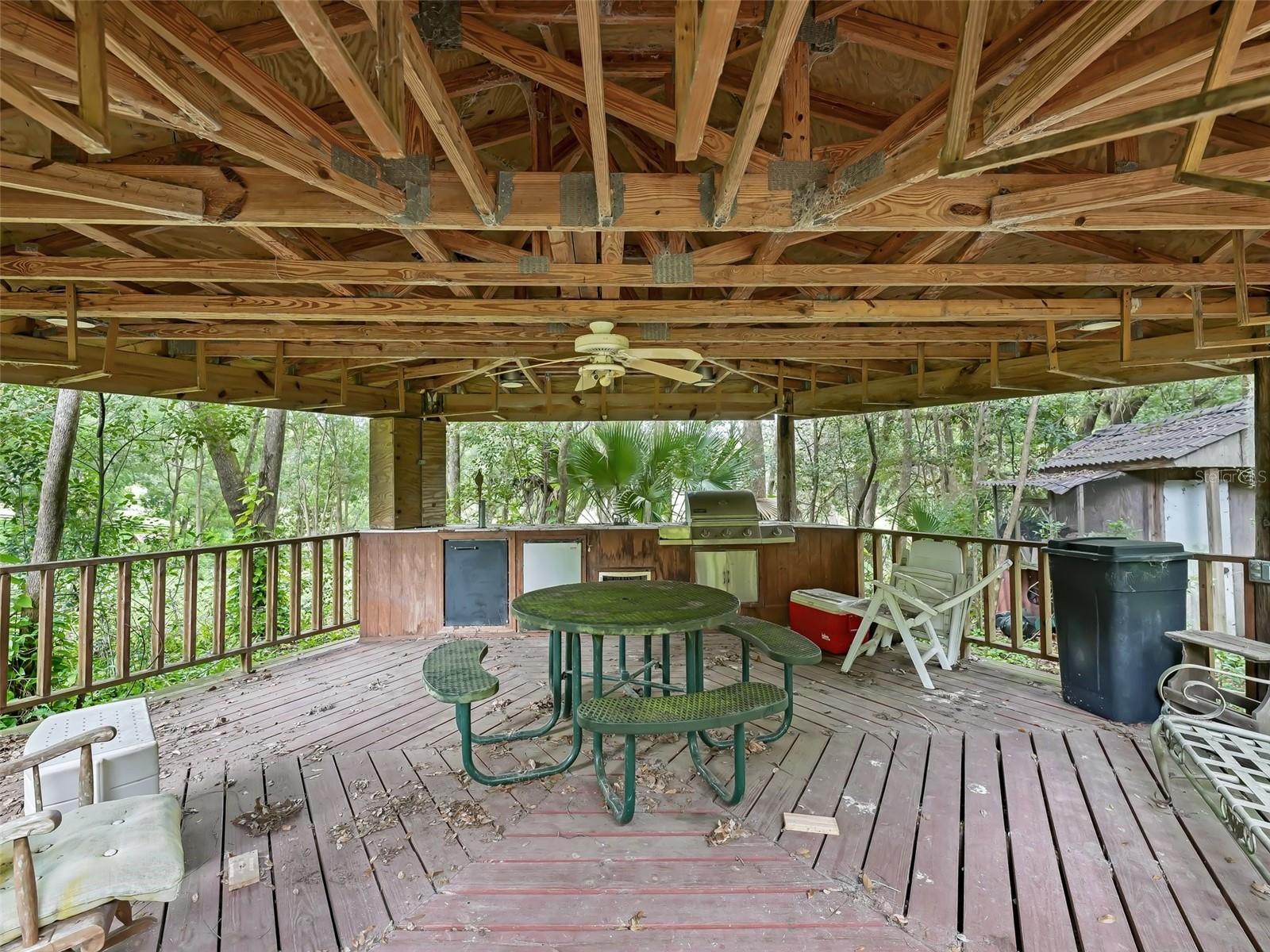 2541 LAKE GRIFFIN RD, LADY LAKE, FL, 32159