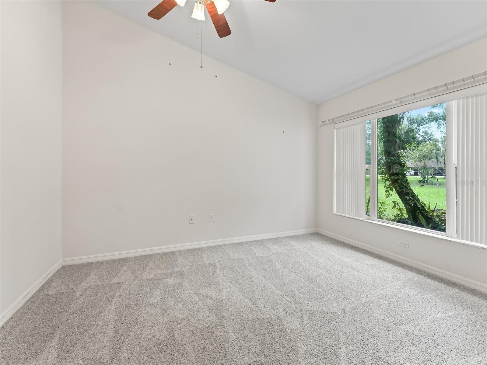 2541 LAKE GRIFFIN RD, LADY LAKE, FL, 32159