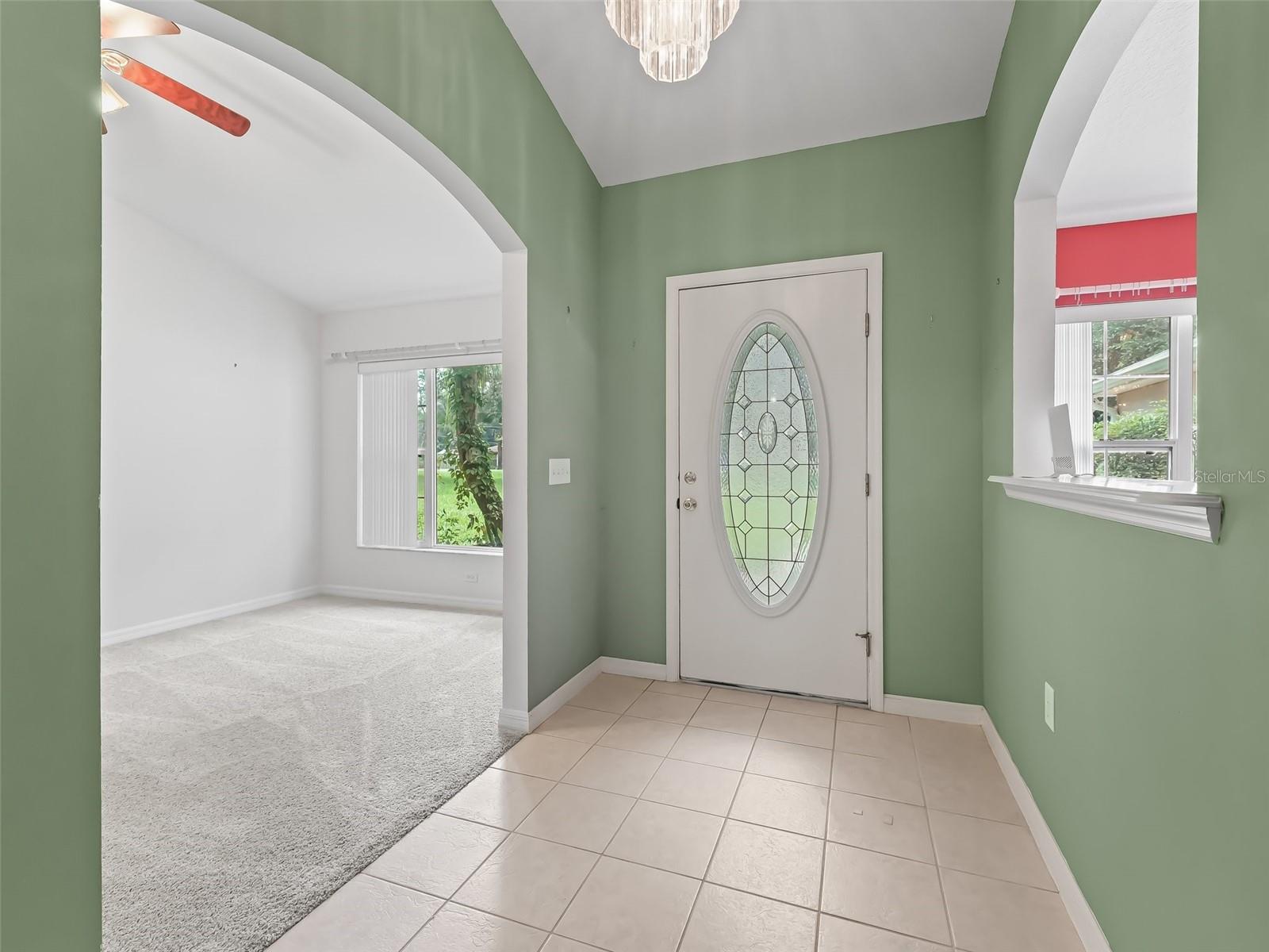 2541 LAKE GRIFFIN RD, LADY LAKE, FL, 32159