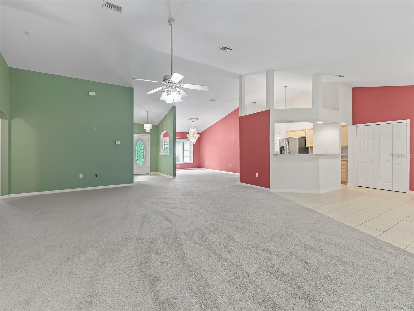 2541 LAKE GRIFFIN RD, LADY LAKE, FL, 32159
